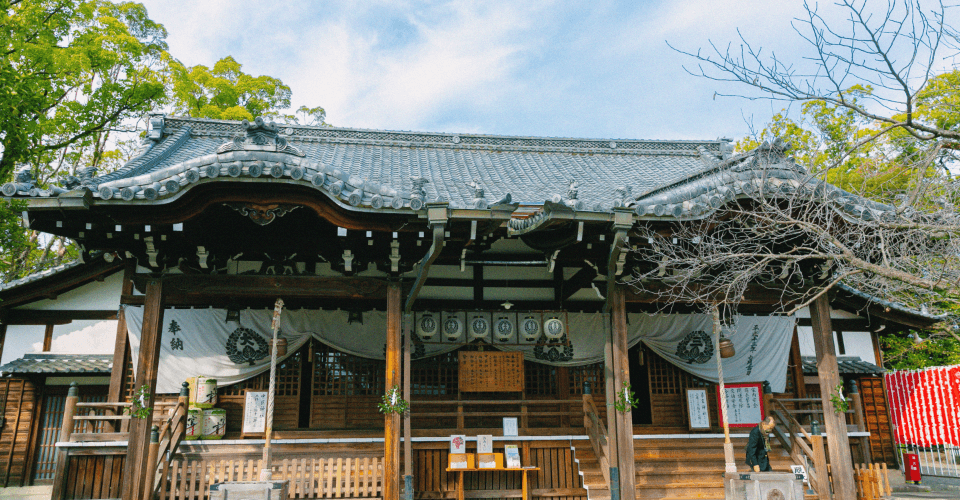 桑名宗社（春日神社）拝殿の写真